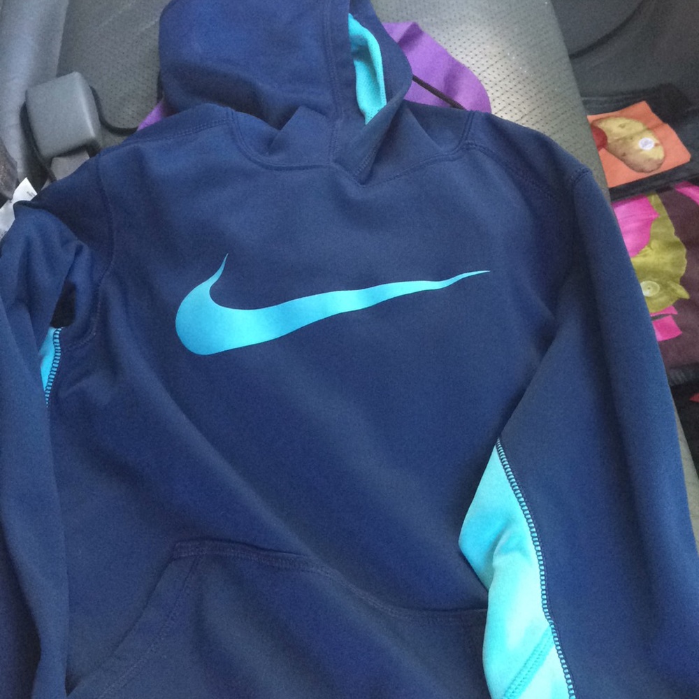 Nike sweatshirt size: girls large